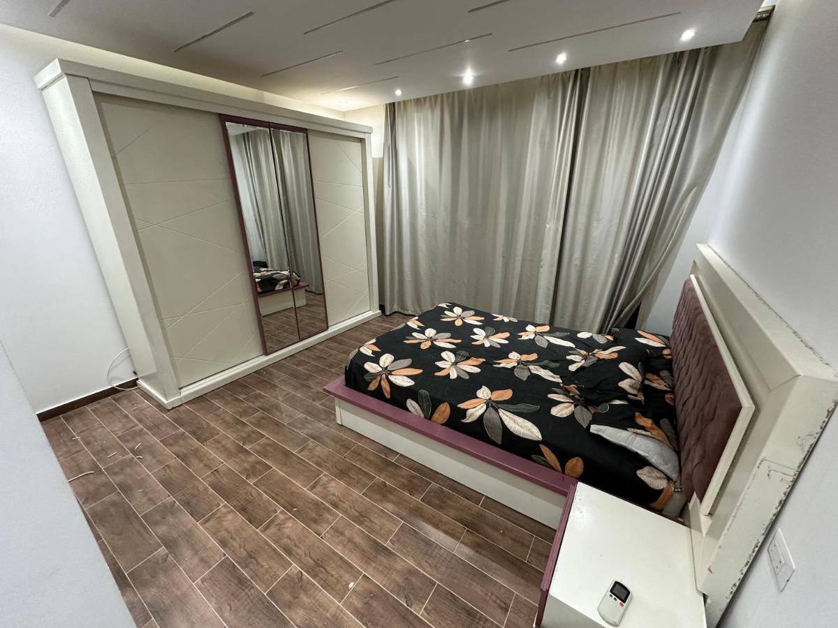 newly furnished flat in taj city compound - image 5