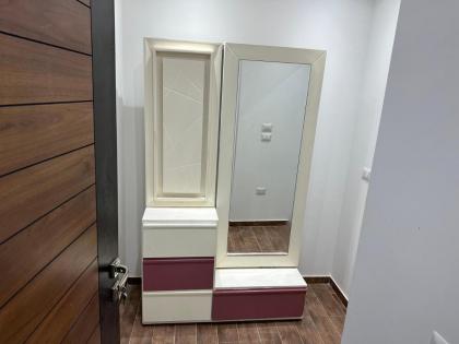 newly furnished flat in taj city compound - image 9