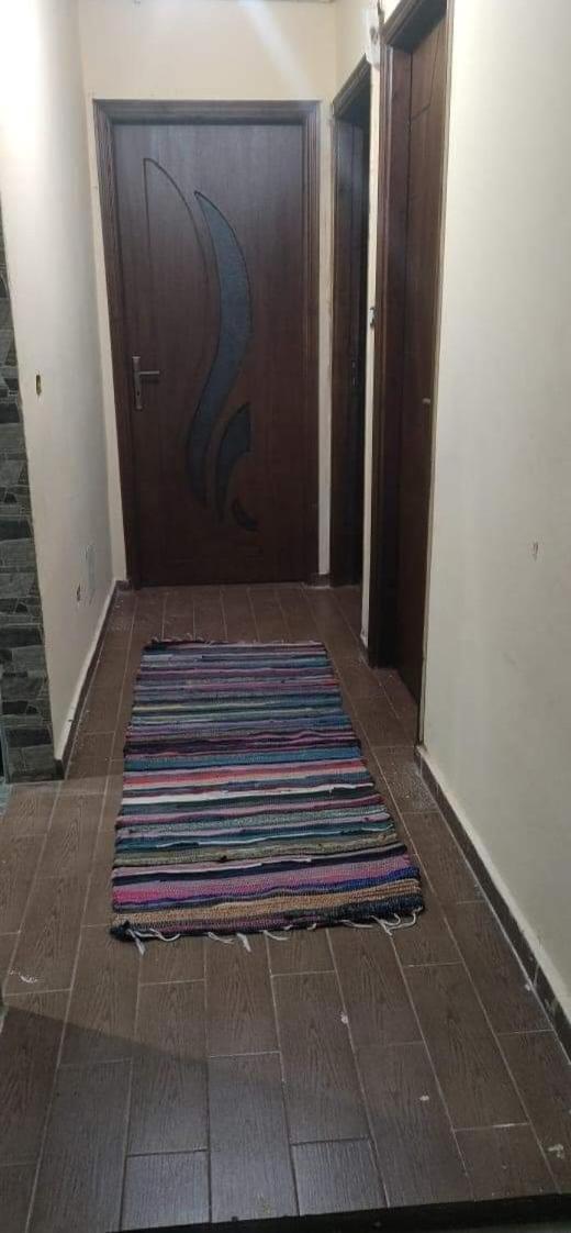 Room in Apartment - image 7