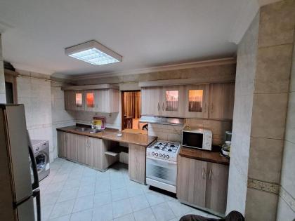 Nasr City Royal 4BR Apartment - image 10
