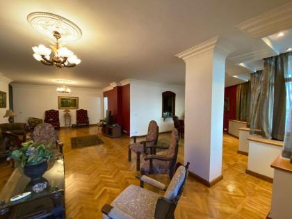 Nasr City Royal 4BR Apartment - image 2