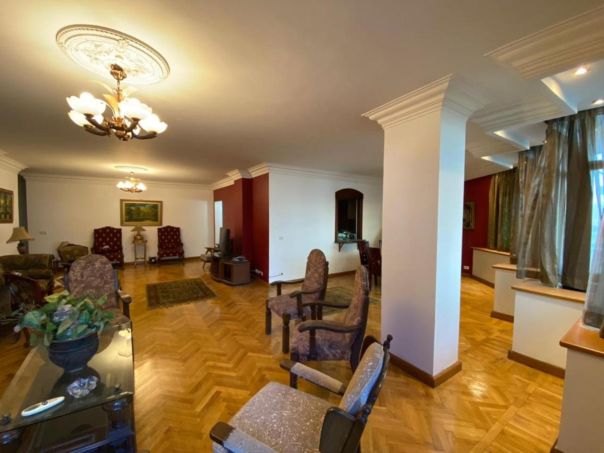 Nasr City Royal 4BR Apartment - image 2