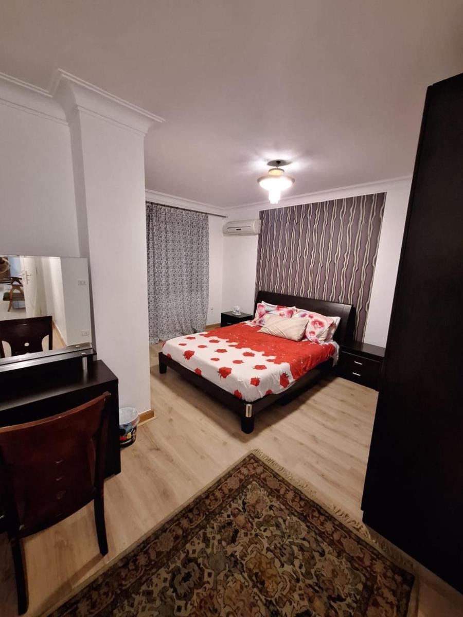 Nasr City Royal 4BR Apartment - image 4