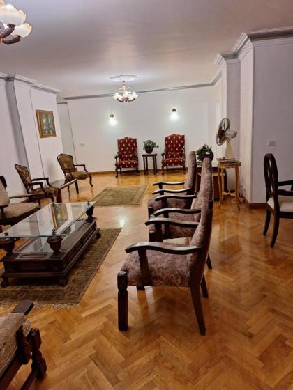 Nasr City Royal 4BR Apartment - image 7