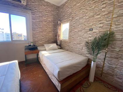 Guest House pyramids View - image 15