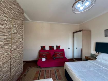 Guest House pyramids View - image 18