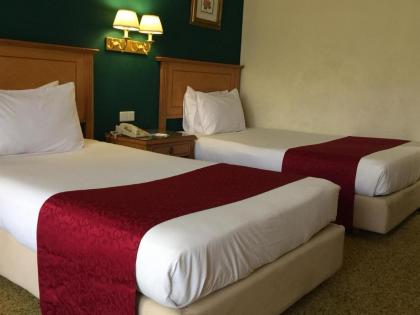 Amarante Pyramids Bed Room 