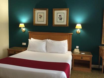 Amarante Pyramids Bed Room - image 8