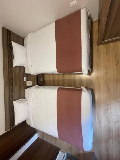 New Lotus Hotel - image 9