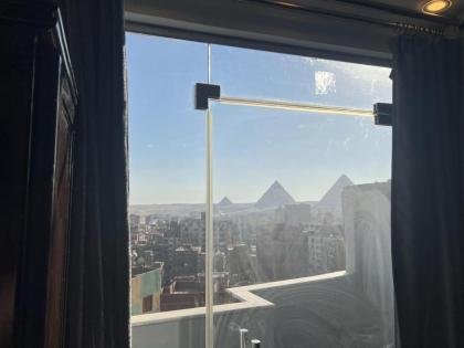 Pyramids Orion inn Cairo 