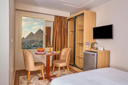 Rotana Pyramids View - image 4