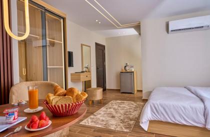 Rotana Pyramids View - image 5