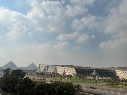 Golden Grand Egyptian Museum & Pyramids View - image 3