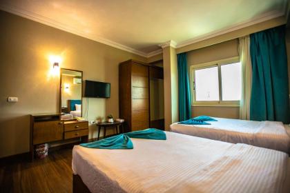 Pyramids Chillout Hotel - image 17