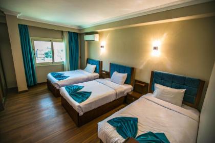 Pyramids Chillout Hotel - image 18