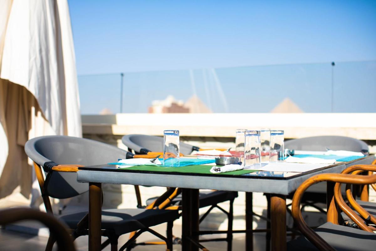 Pyramids Chillout Hotel - image 4