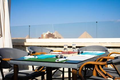 Pyramids Chillout Hotel - image 5