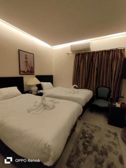 Pyramids Nile Inn - image 3