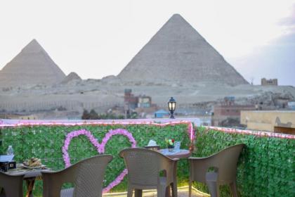 king and queen hotel 700meters pyramids view - image 10