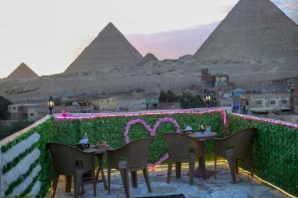 king and queen hotel 700meters pyramids view - image 2