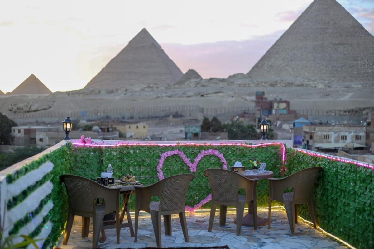 king and queen hotel 700meters pyramids view - image 3