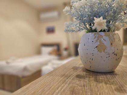 Loca Pyramids View - image 21