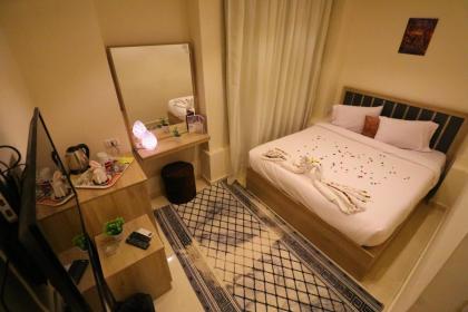 Loca Pyramids View - image 22