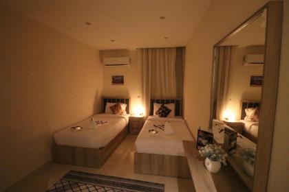 Loca Pyramids View - image 24