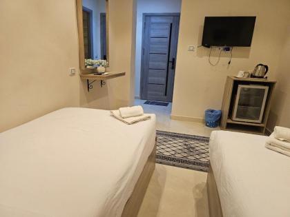 Loca Pyramids View - image 25