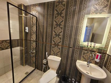 Loca Pyramids View - image 28