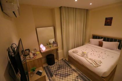 Loca Pyramids View - image 29