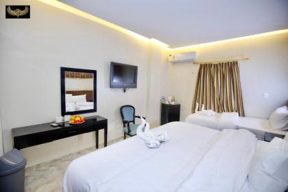 Comfort Sphinx Inn - image 2