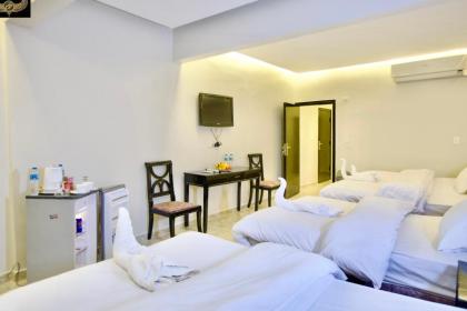 Comfort Sphinx Inn - image 5