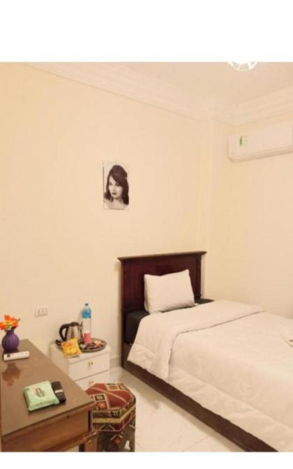 shining pyramids inn - image 23