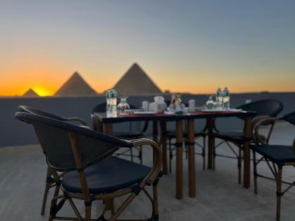 Pyramids Hotel - image 9