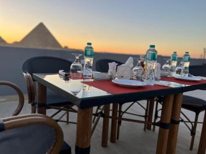Pyramids Hotel - image 12