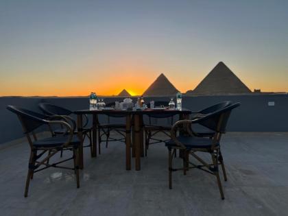 Pyramids Hotel - image 15