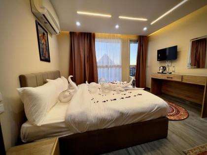 Pyramids Hotel - image 4