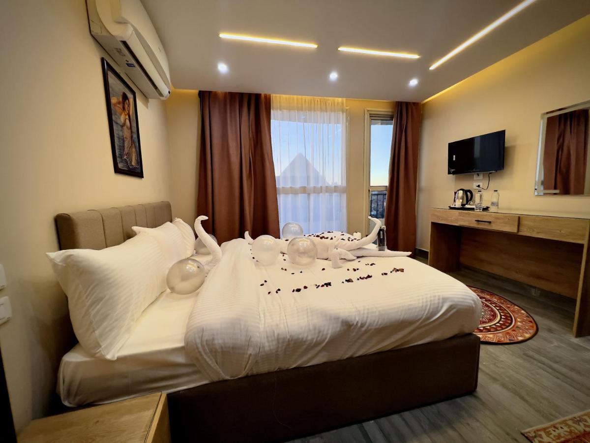 Pyramids Hotel - image 4