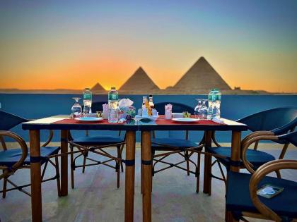 Pyramids Hotel - image 6