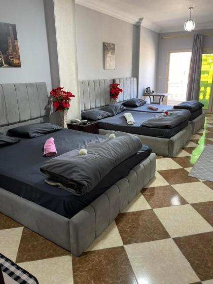 Star of Giza pyramids - image 22