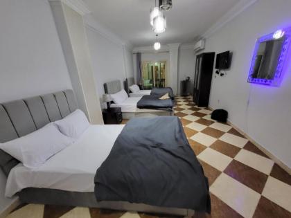 Star of Giza pyramids - image 28