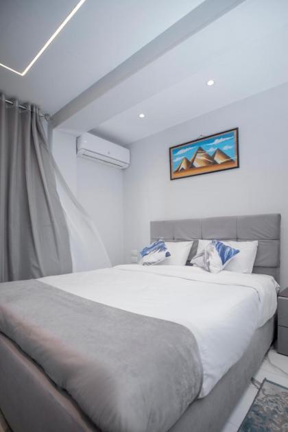 WOW Pyramids Inn - image 11