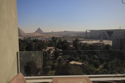 WOW Pyramids Inn - image 12