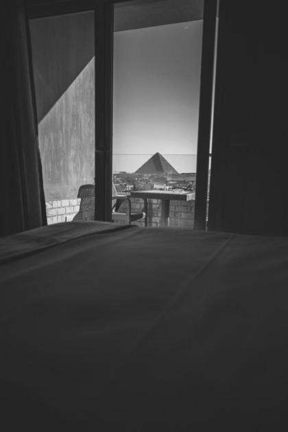 WOW Pyramids Inn - image 18