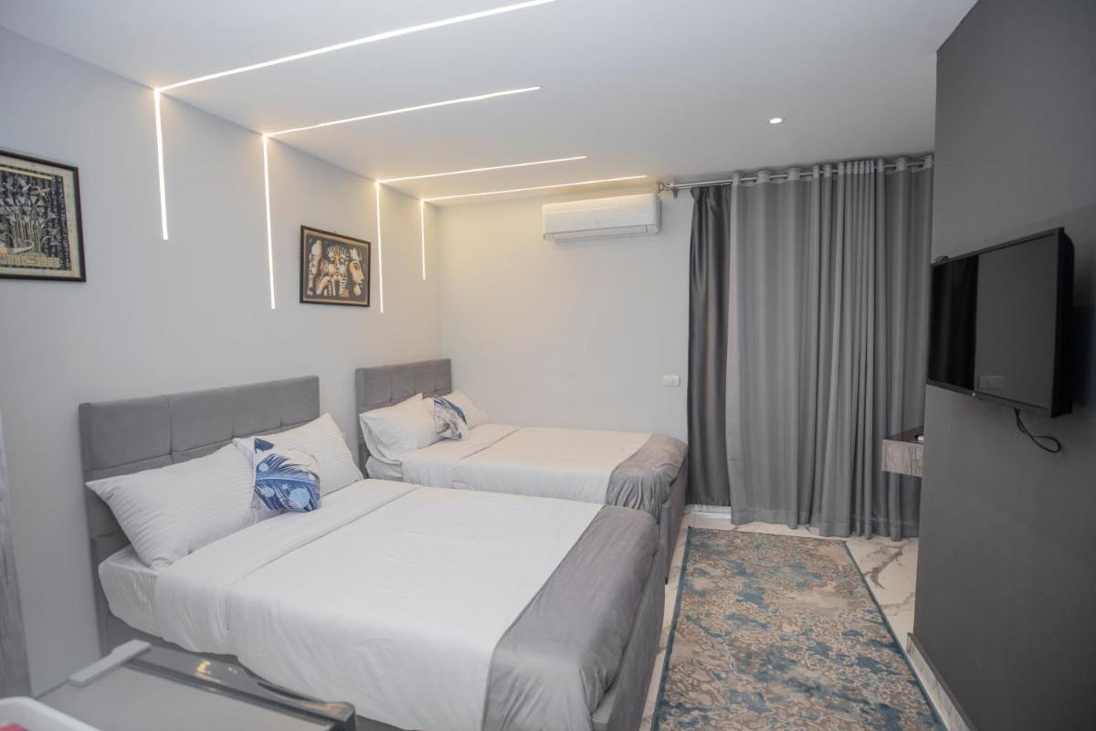 WOW Pyramids Inn - image 3